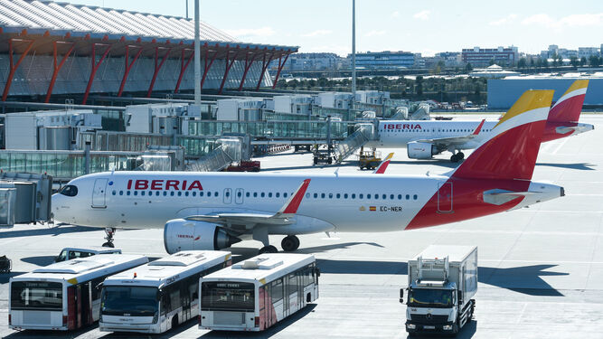 La huelga del 'handling' obliga a Iberia a cancelar 444 vuelos del 5 al 8 de enero