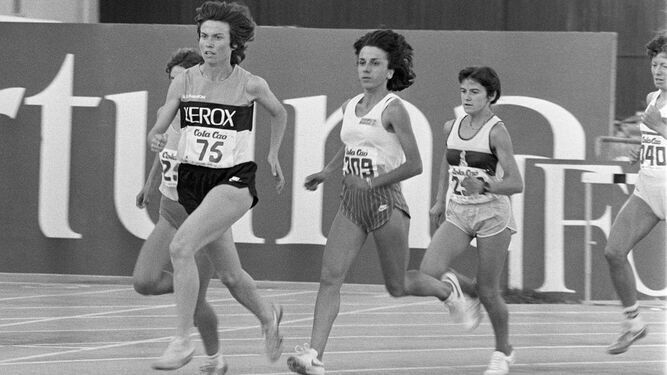 Carmen Valero (dorsal 75), durante la final de los 5.000 metros de los Campeonatos de España disputados en Madrid en 1986.