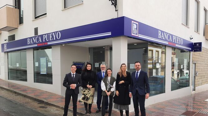 Banca Pueyo fortalece su presencia en Sevilla con la inauguración de una nueva oficina en Tomares