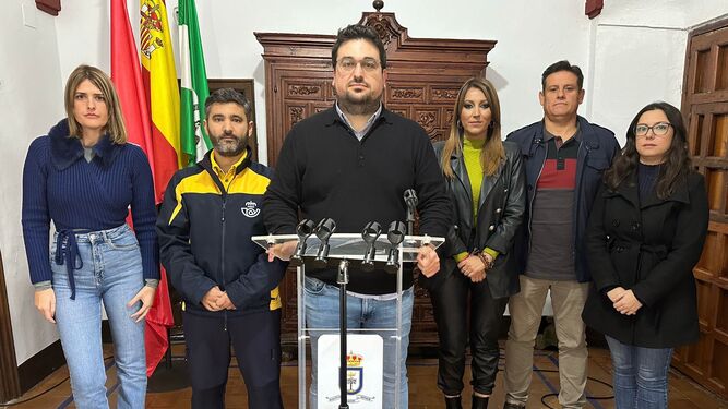 El PSOE de Lora del Río acusa al alcalde de mantener una actitud "caciquil y dictatorial".