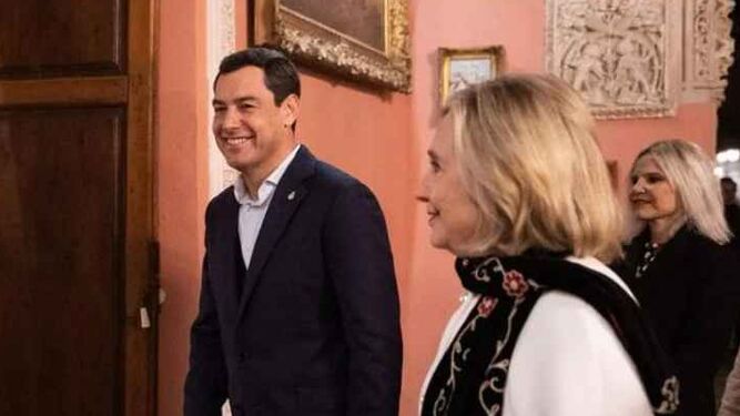 La visita de Hillary Clinton al Palacio de Dueñas con Juanma Moreno y Eugenia Martínez de Irujo