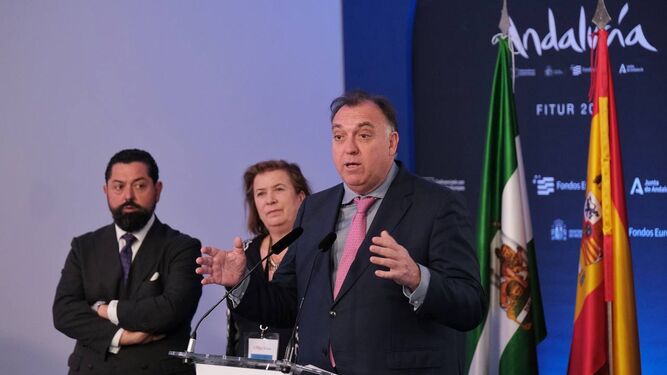 Arturo Bernal, consejero de Turismo, durante un presentación.