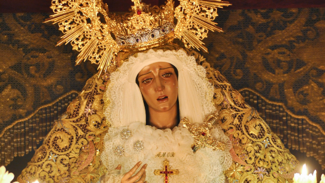 La Virgen del Amor en su paso de palio
