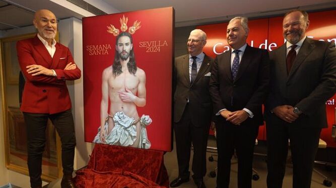 Arturo Pérez Reverte se une a la oleada de reacciones al cartel de la Semana Santa de Sevilla