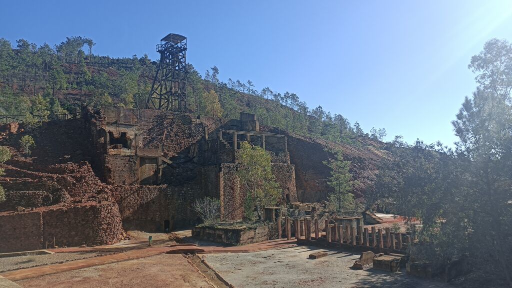 Instalaciones de la mina de Pe&ntilde;a del Hierro.