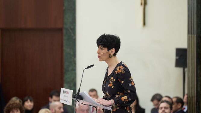 Elma Sáiz, ministra de Inclusión, durante la celebración de un foro