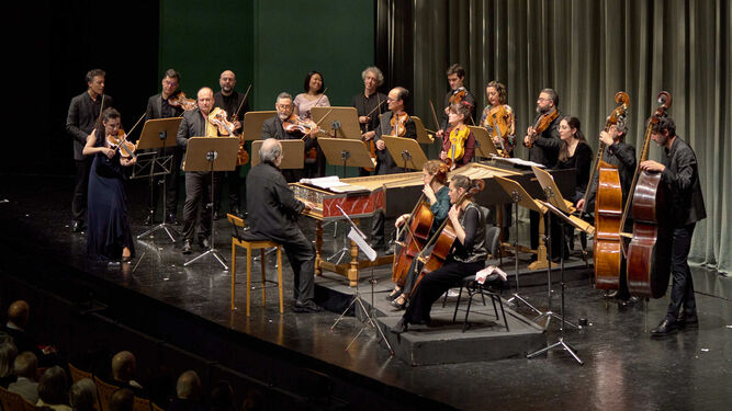 Un momento del concierto de la Orquesta Barroca de Sevilla en el Maestranza