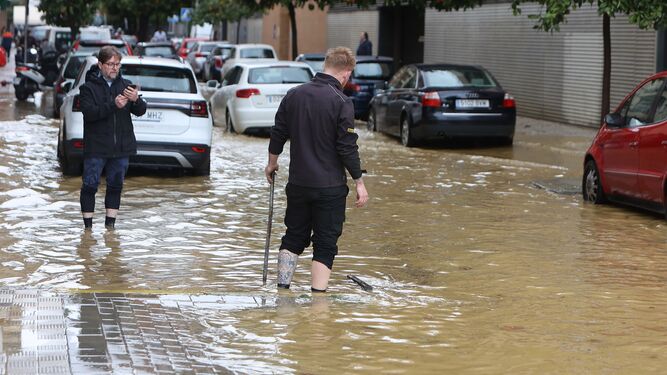 La borrasca Karlotta ha dejado agua en Sevilla para 75 días más. En la imagen, la avenida Flota de Indias inundada la semana pasada.