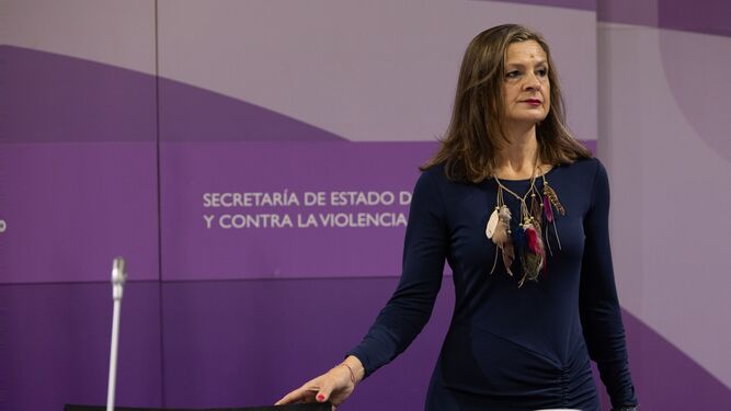 La delegada del Gobierno contra la Violencia de Género, Carmen Martínez Perza, durante la presentación del estudio.