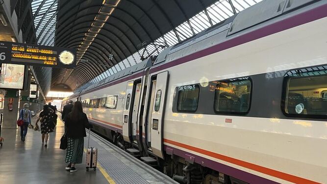 Los trenes Avant entre Sevilla y Granada registraron 637.500 viajeros en 2023, un 48,7% más que el año pasado