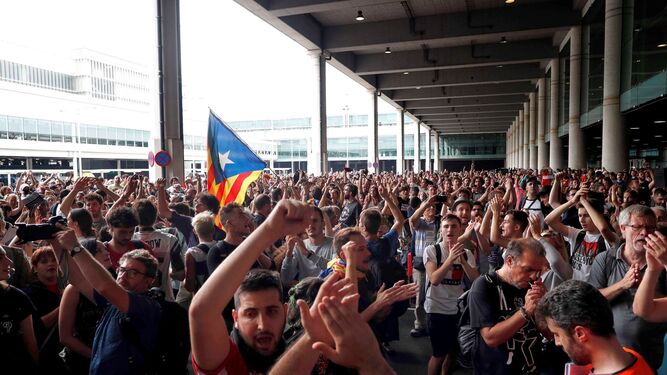 Protesta de Tsunami Democrátic para paralizar la actividad del aeropuerto del Prat