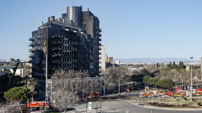 Así ha quedado el residencial que ardió en llamas en Valencia