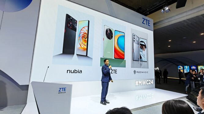 Ni Fei, vicepresidente senior de ZTE Corporation y presidente de ZTE Mobile Devices, en la presentación de ZTE en el MWC 2024