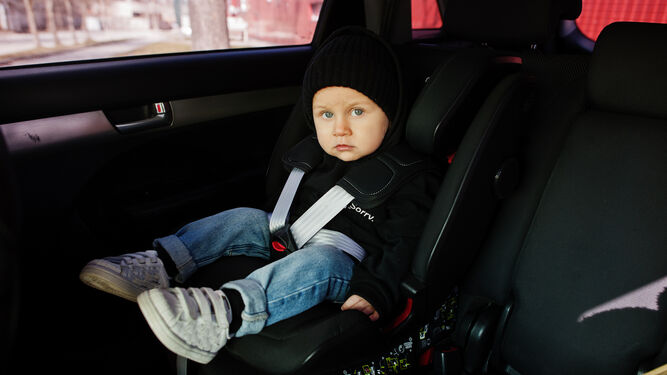 La OCU lanza una advertencia sobre las sillas para coches de bebés