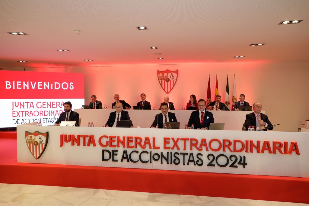 Las fotos de la Junta General Extraordinaria del Sevilla