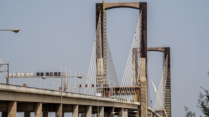 El puente del Centenario de Sevilla: 120 millones y solo un 25% de obra hecha