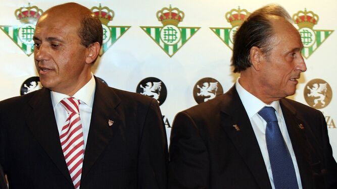 Del Nido y Lopera, en una recepción en el Alcazar por el centenario del Real Betis en 2007.