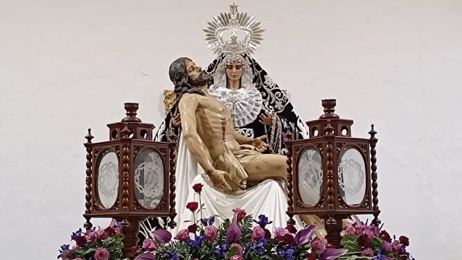 Imagen del Cristo Yacente y la Virgen de la Soledad de Vejer.
