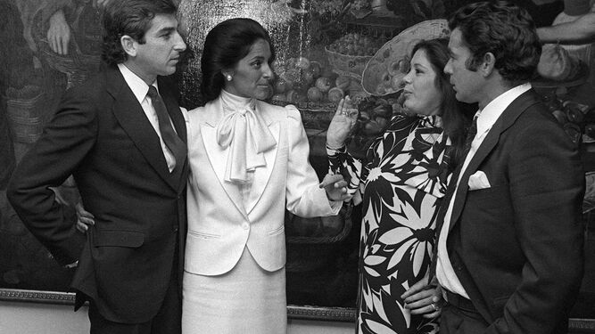 Beca Belmonte, a comienzos de los 80, junto a Paquirri e Isabel Pantoja.