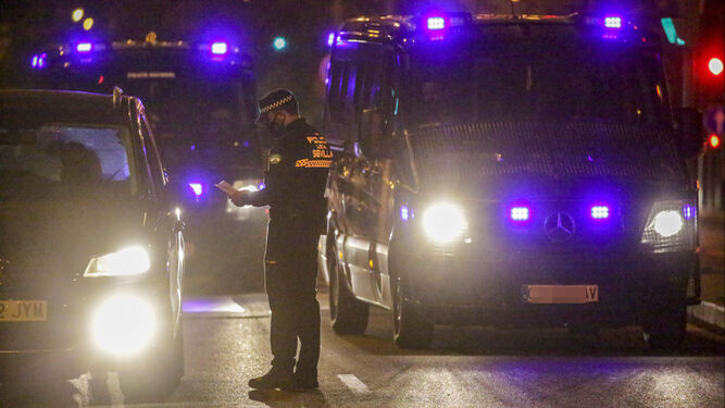 El turno de noche de la Policía Local de Sevilla queda reducido a la mitad