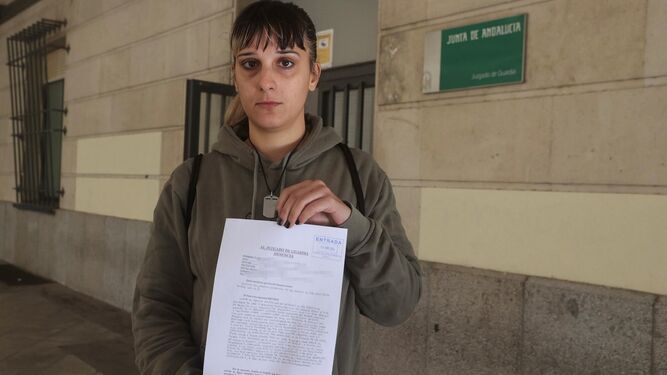 Beatriz Aroca, el viernes, tras presentar una denuncia en el Juzgado.