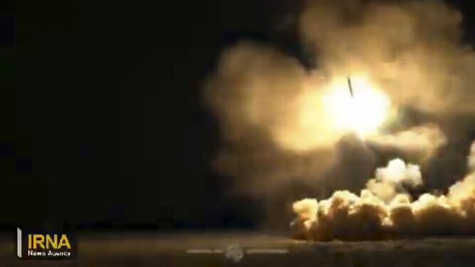 Imagen del lanzamiento de un misil por parte de Irán el sábado.