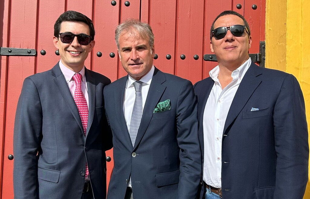 Daniel Londo&ntilde;o De Vivero, Pablo Felipe Robledo Del Castillo y Orlando Murra. Colombianos seguidores de Roca Rey.