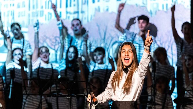 Actuación de los alumnos del conservatorio elemental de música Chelista Ruiz Casaux, en una de las imágenes difundidas por el Ayuntamiento de San Fernando en sus redes sociales.