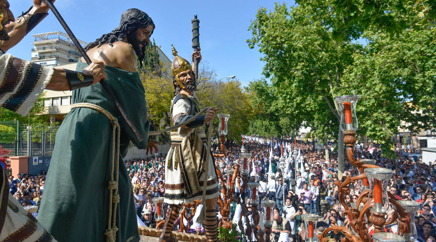¿Estaciones de Penitencia a la SI Catedral el Sábado de Pasión?